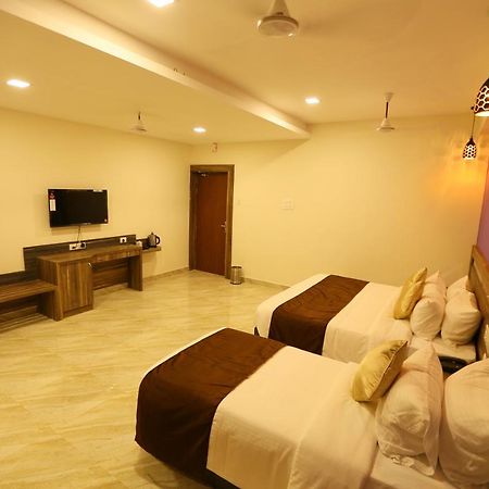 Mehar Inn Hotel Karaikkudi Exteriör bild