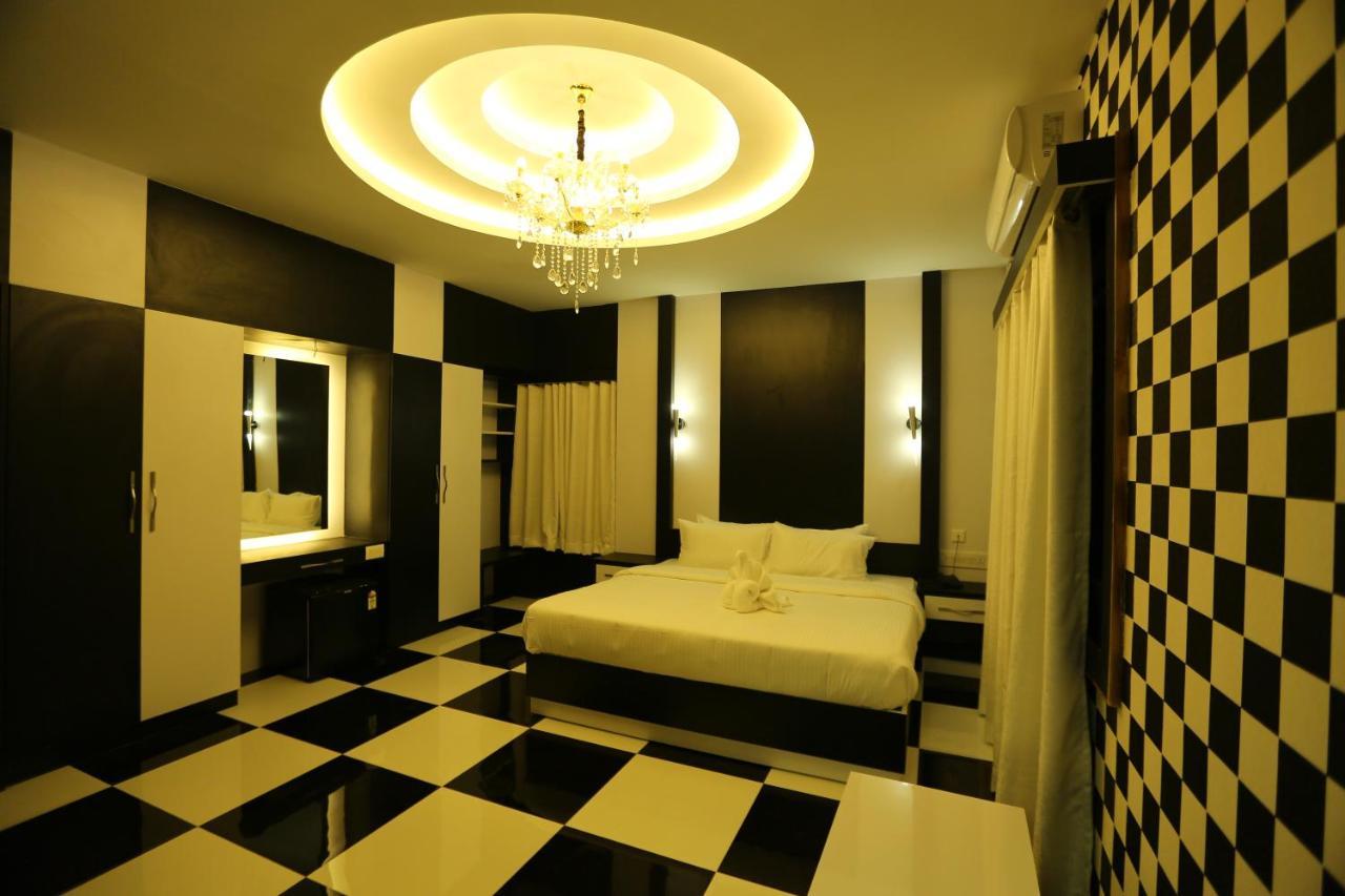 Mehar Inn Hotel Karaikkudi Exteriör bild