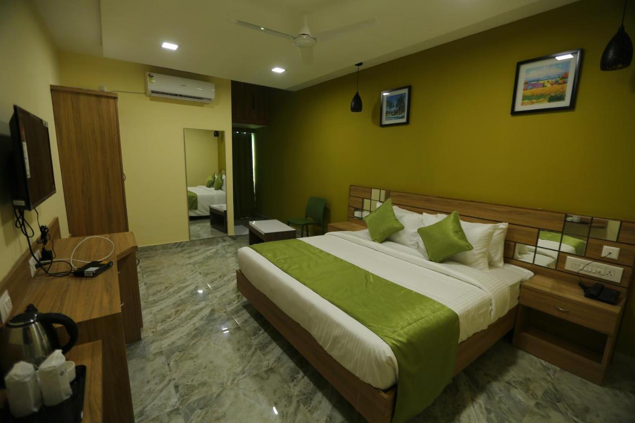 Mehar Inn Hotel Karaikkudi Exteriör bild