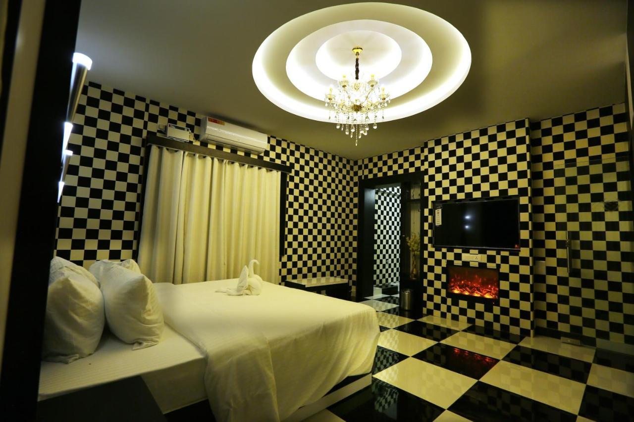 Mehar Inn Hotel Karaikkudi Exteriör bild